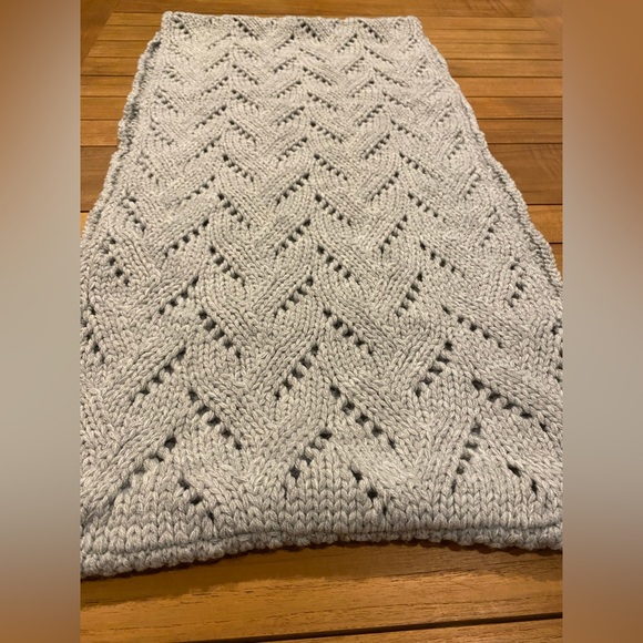 NEW Banana Republic Scarf - Picture 3 of 10